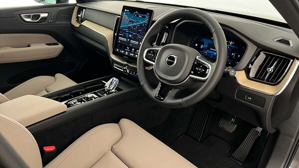 Used Volvo XC60 2025 for sale - 76312375: Photo 6