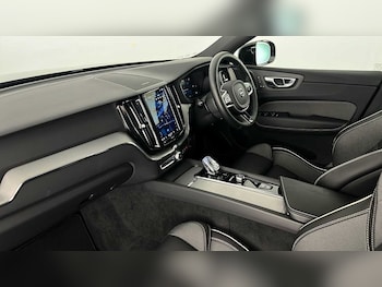 Used Volvo XC60 2024 for sale - 76780331: Photo