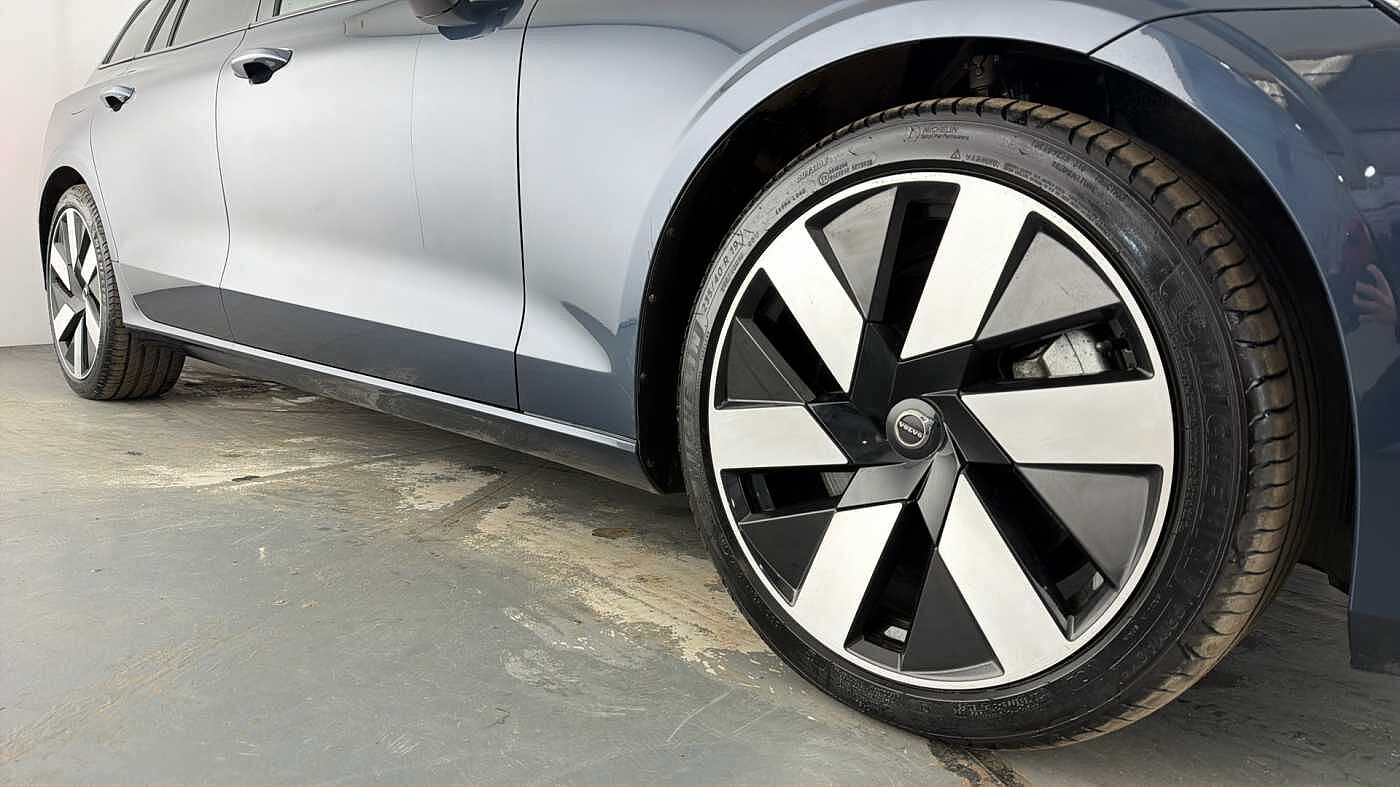 Used Volvo V60 2025 for sale - 78211992: Photo 25