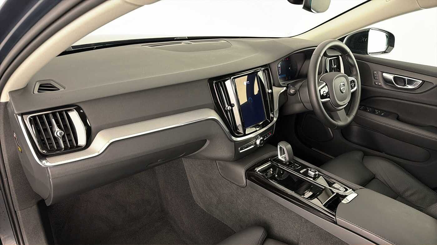 Used Volvo V60 2025 for sale - 78211992: Photo 3