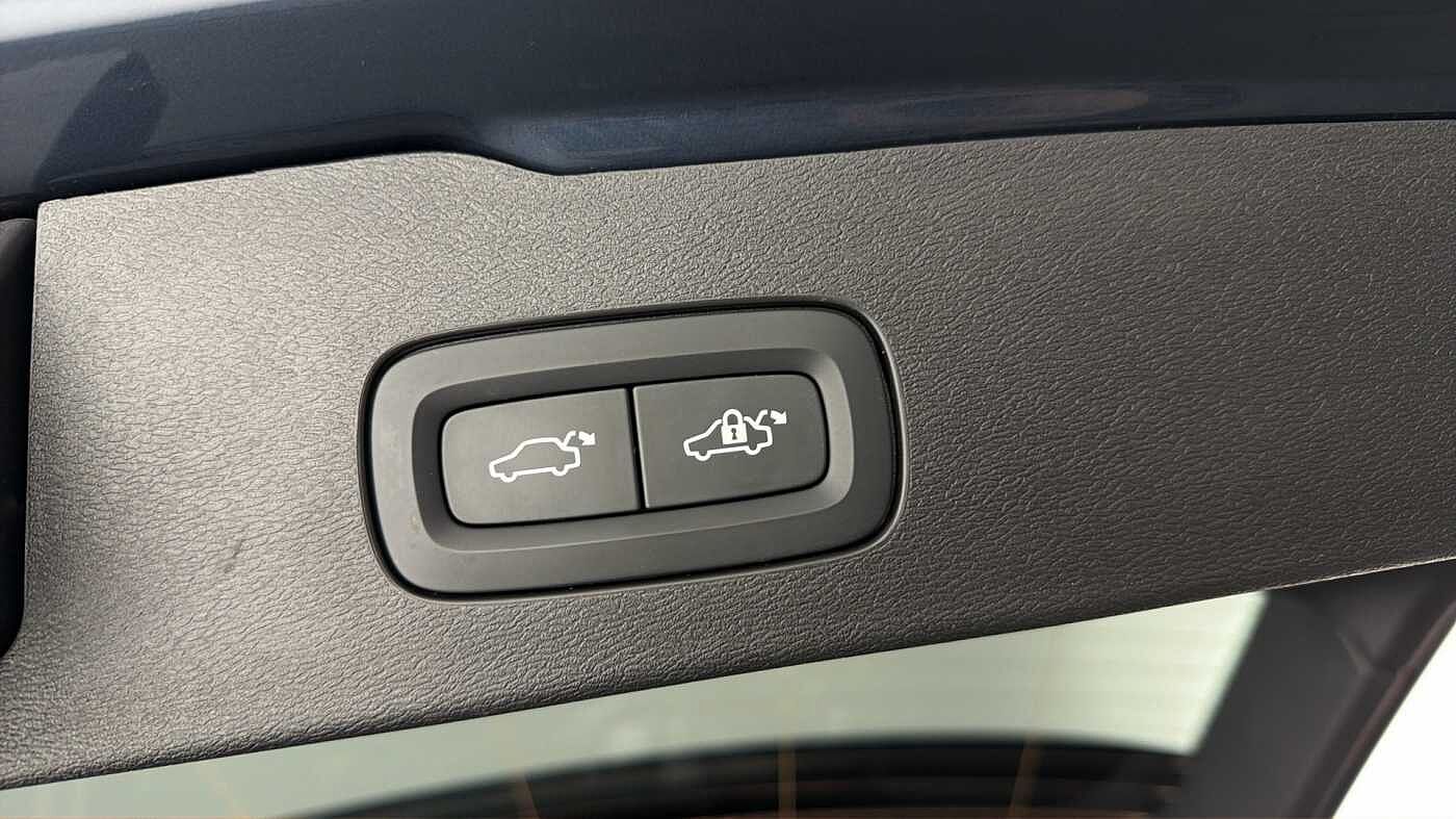 Used Volvo V60 2025 for sale - 78211992: Photo 30