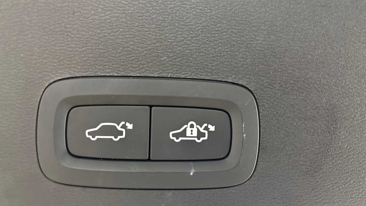 Used Volvo XC40 2023 for sale - 77366924: Photo 18