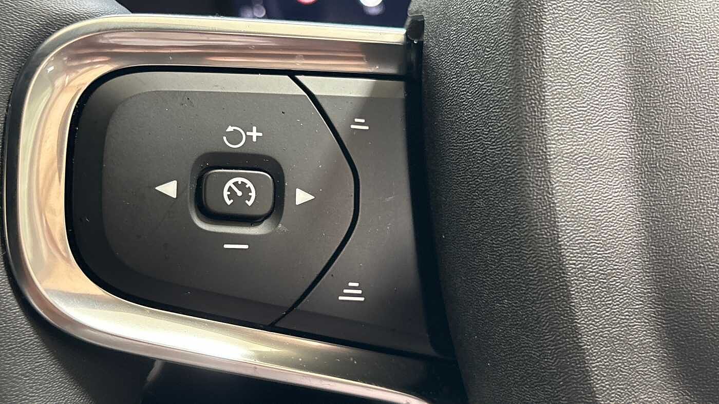 Used Volvo XC40 2025 for sale - 77235507: Photo 53