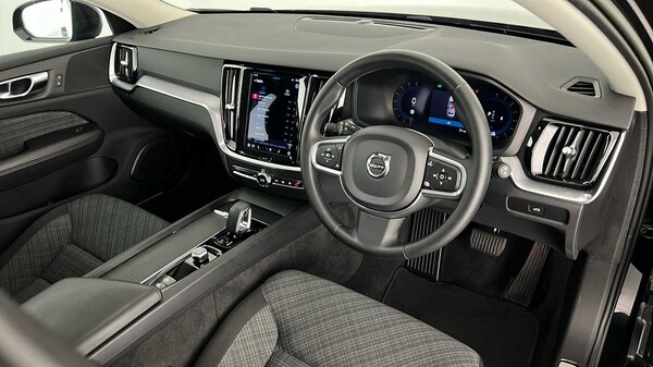 Used Volvo V60 2022 for sale - 76344041: Photo 16