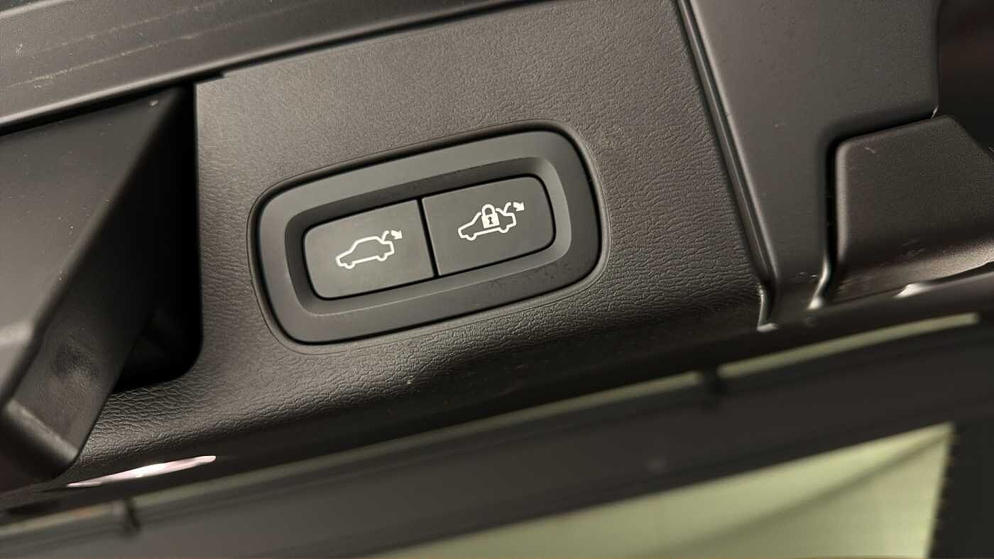 Used Volvo XC60 2023 for sale - 77981162: Photo 32