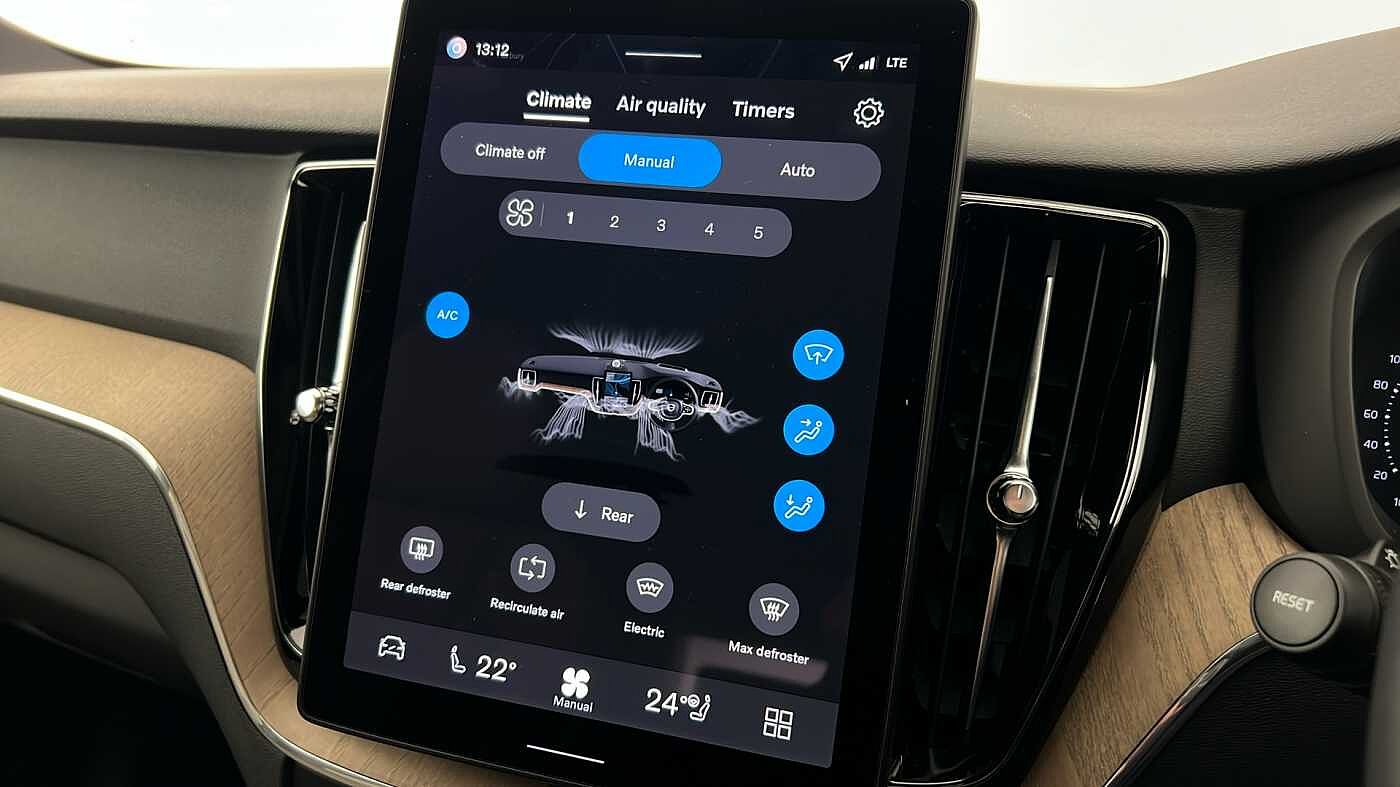 Used Volvo XC60 2025 for sale - 76302256: Photo 16