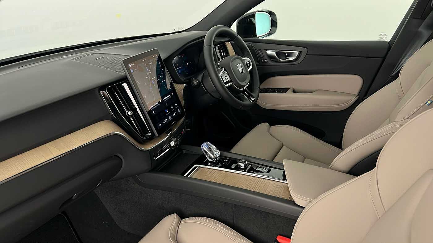 Used Volvo XC60 2025 for sale - 76302256: Photo 3