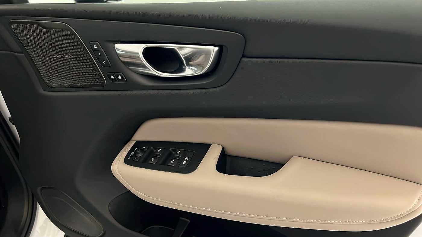 Used Volvo XC60 2025 for sale - 76302256: Photo 32