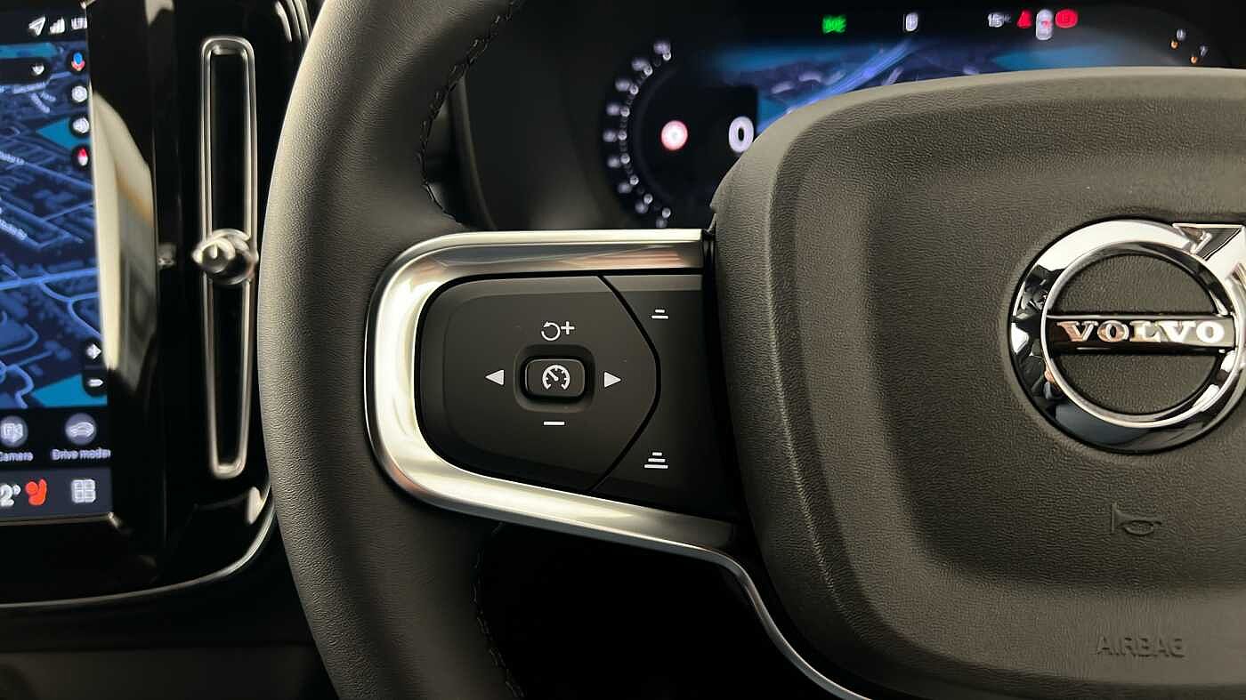 Used Volvo XC40 2025 for sale - 77210232: Photo 17