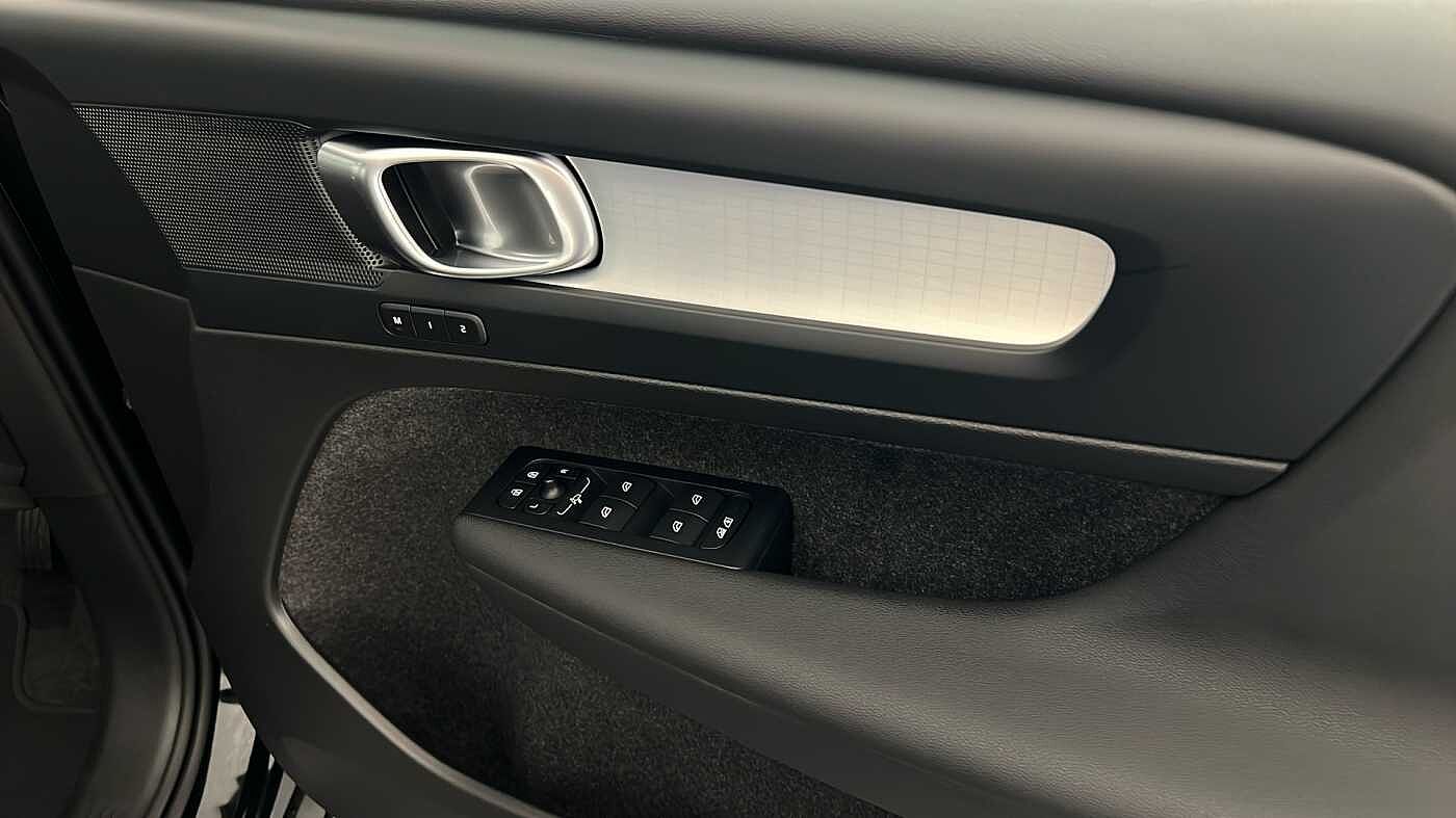 Used Volvo XC40 2025 for sale - 77210232: Photo 32