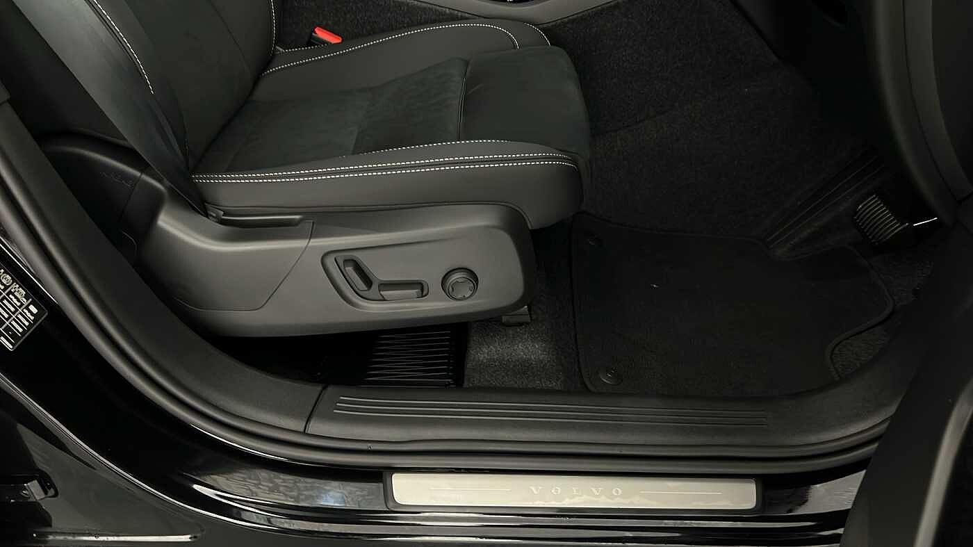 Used Volvo XC40 2025 for sale - 77210232: Photo 33