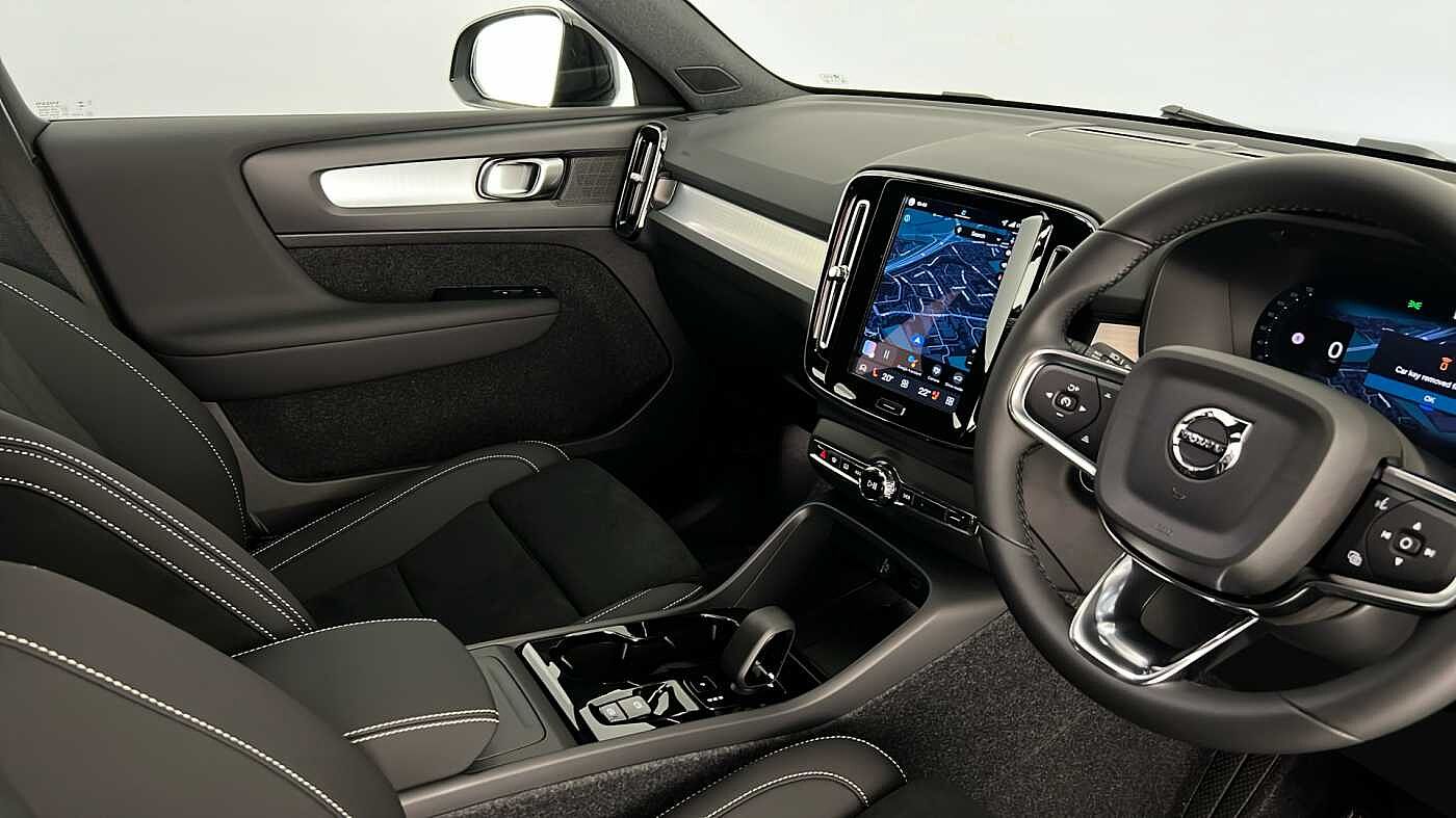 Used Volvo XC40 2025 for sale - 77210232: Photo 35