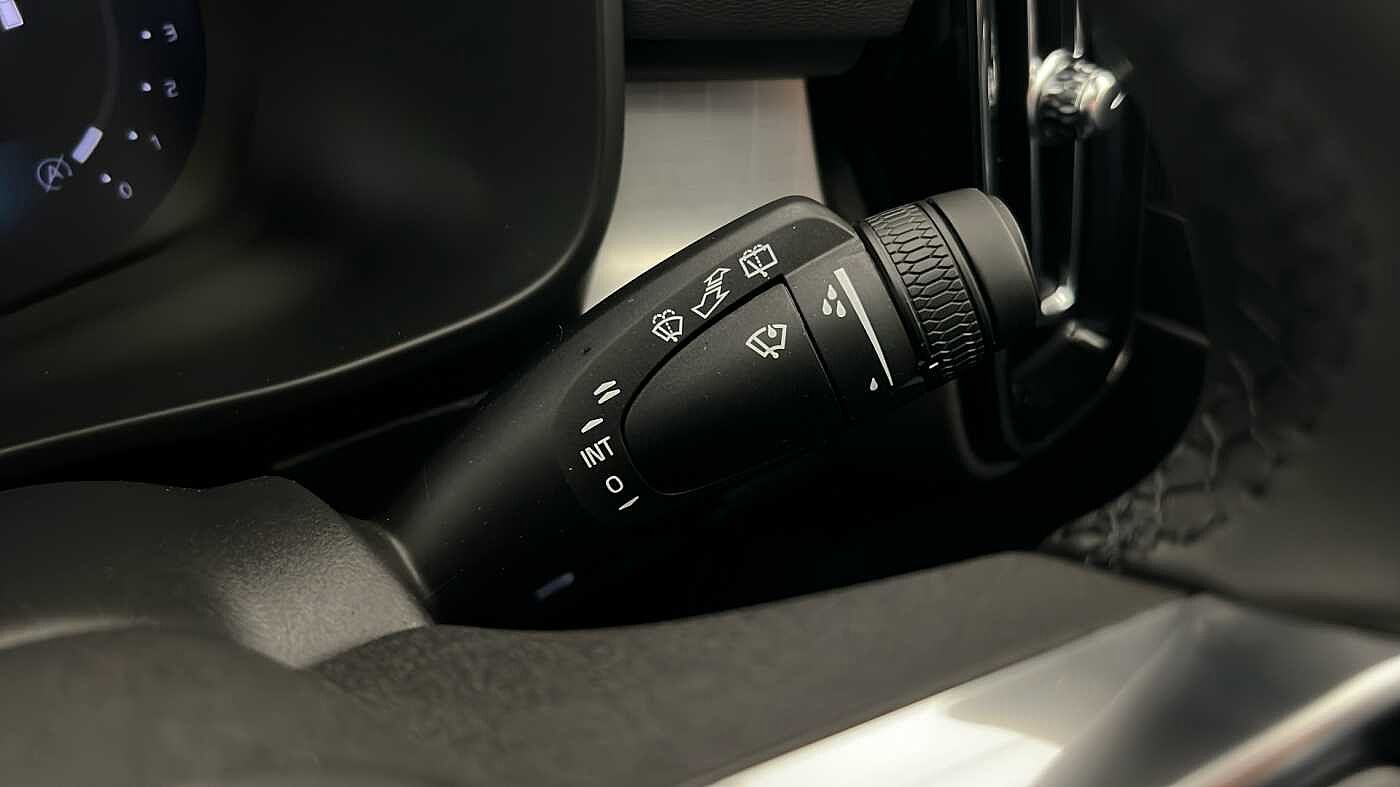 Used Volvo XC40 2025 for sale - 77210232: Photo 37