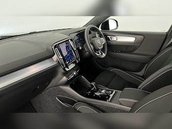 Used Volvo XC40 2025 for sale - 77210232: Photo