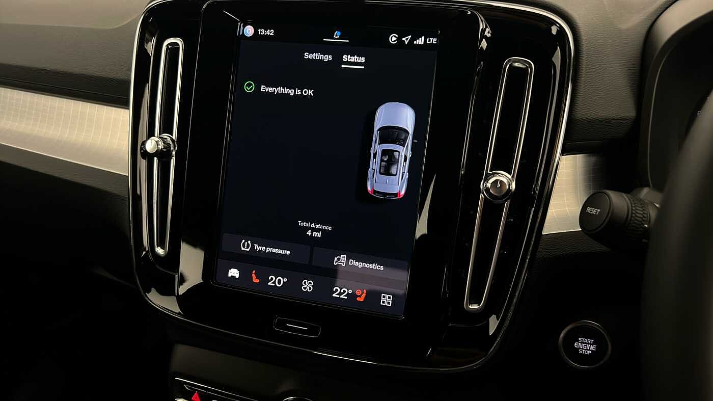 Used Volvo XC40 2025 for sale - 77210232: Photo 43