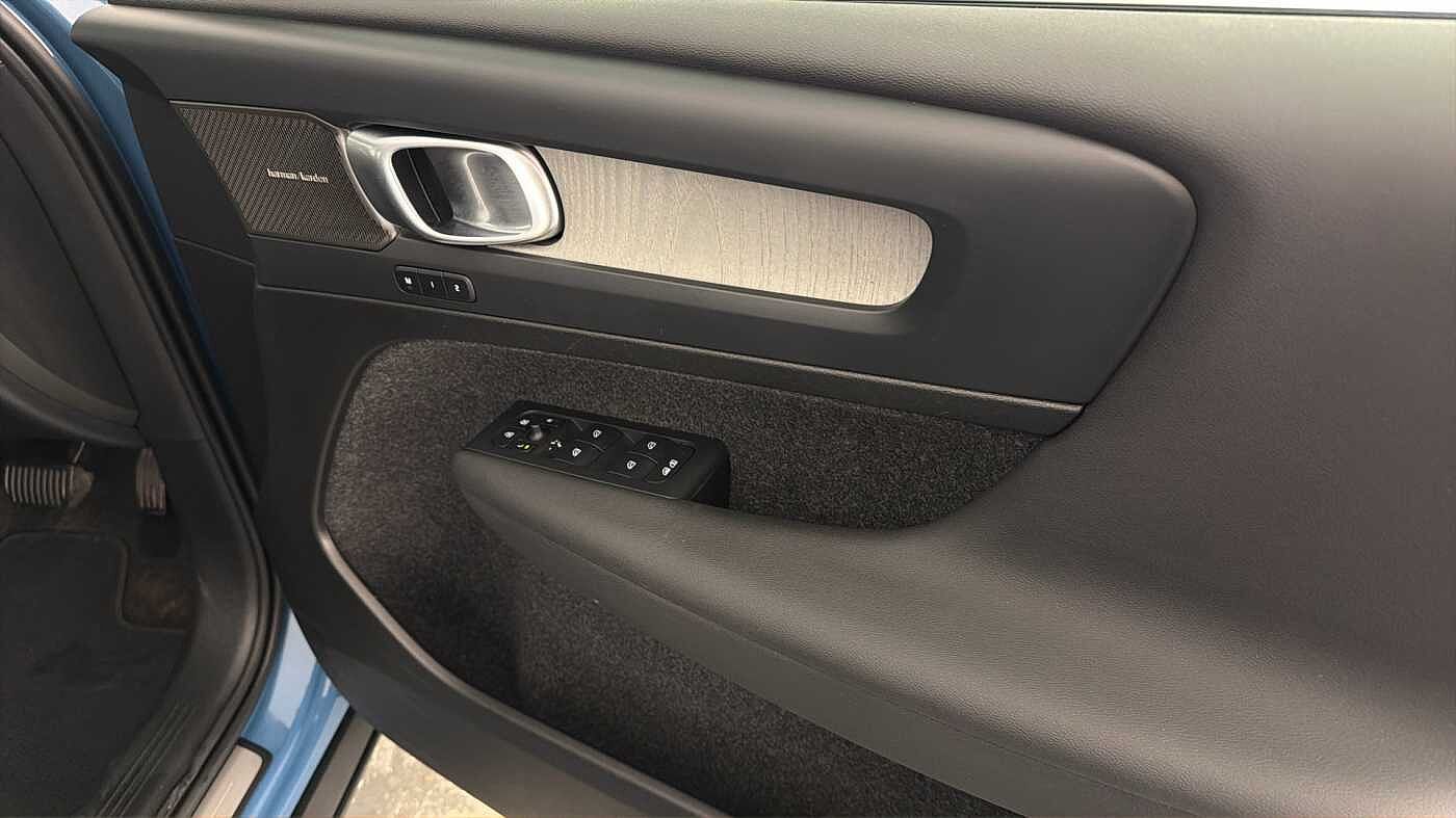 Used Volvo XC40 2025 for sale - 77778403: Photo 33