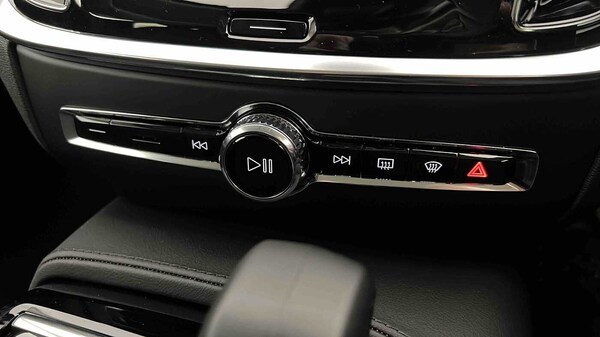 Used Volvo V60 2024 for sale - 75481211: Photo 41