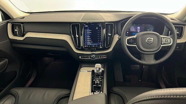 Used Volvo XC60 2021 for sale - 76208943: Photo 11