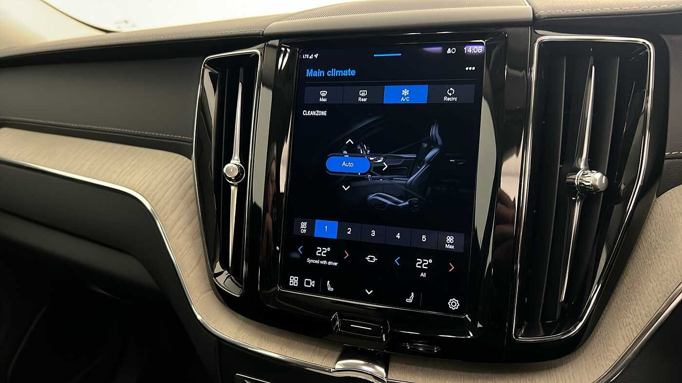 Used Volvo XC60 2021 for sale - 76208943: Photo 15