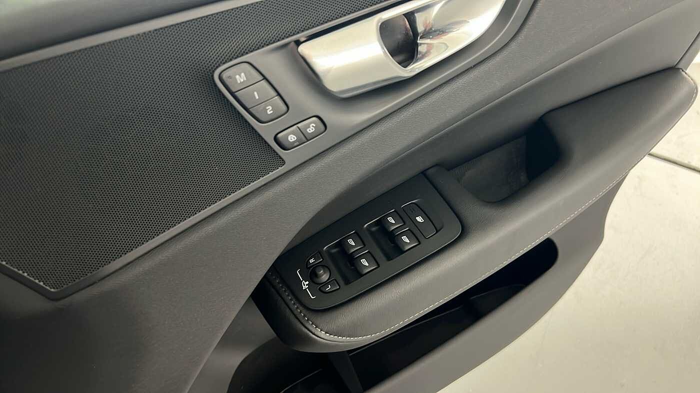 Used Volvo XC60 2021 for sale - 76208943: Photo 33