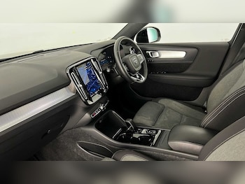 Used Volvo XC40 2022 for sale - 76544495: Photo