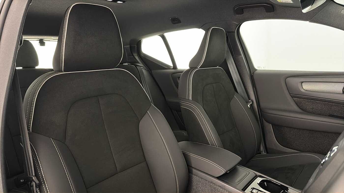 Used Volvo XC40 2024 for sale - 77745875: Photo 32