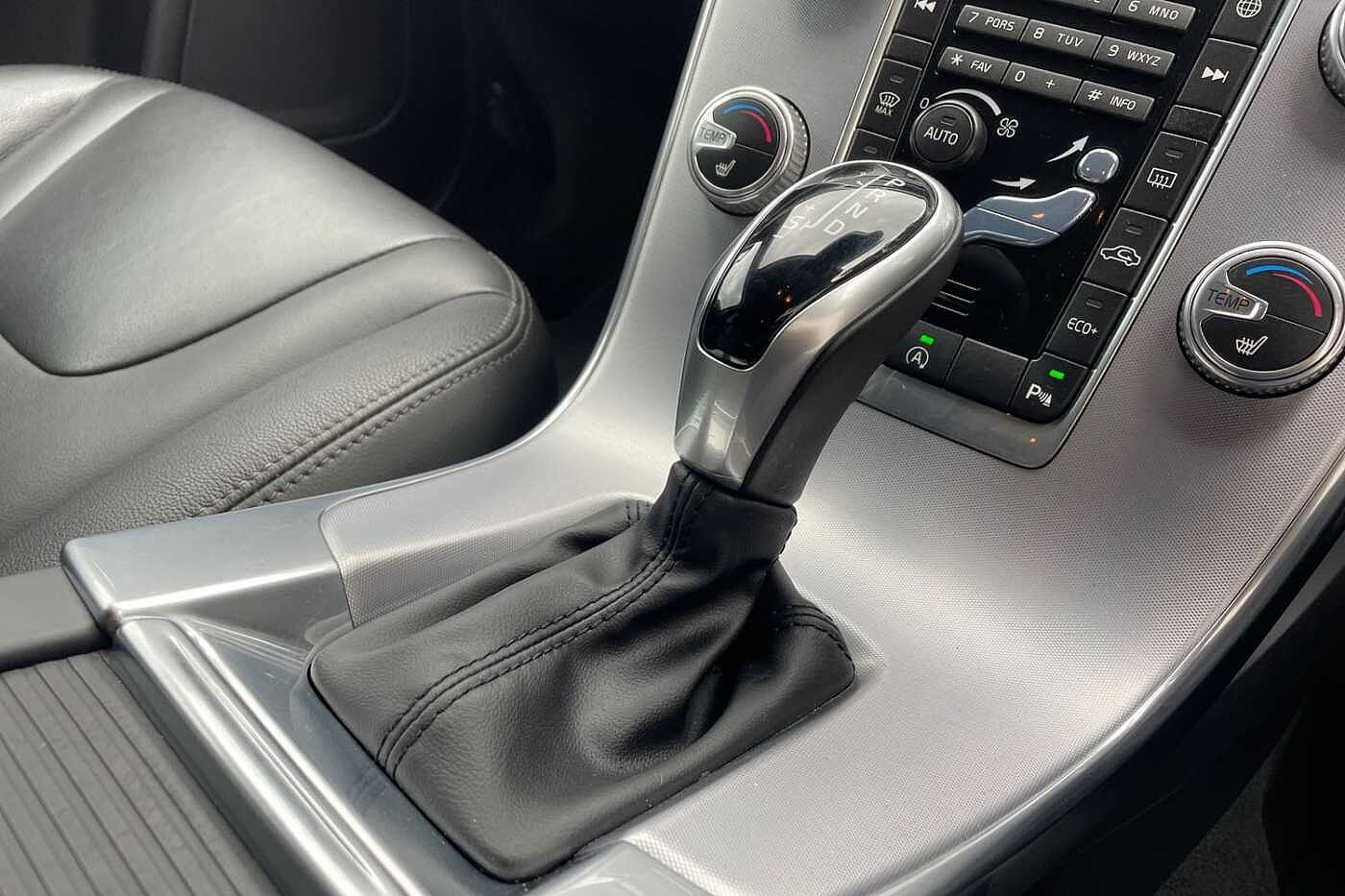 Used Volvo V60 2017 for sale - 77665055: Photo 12