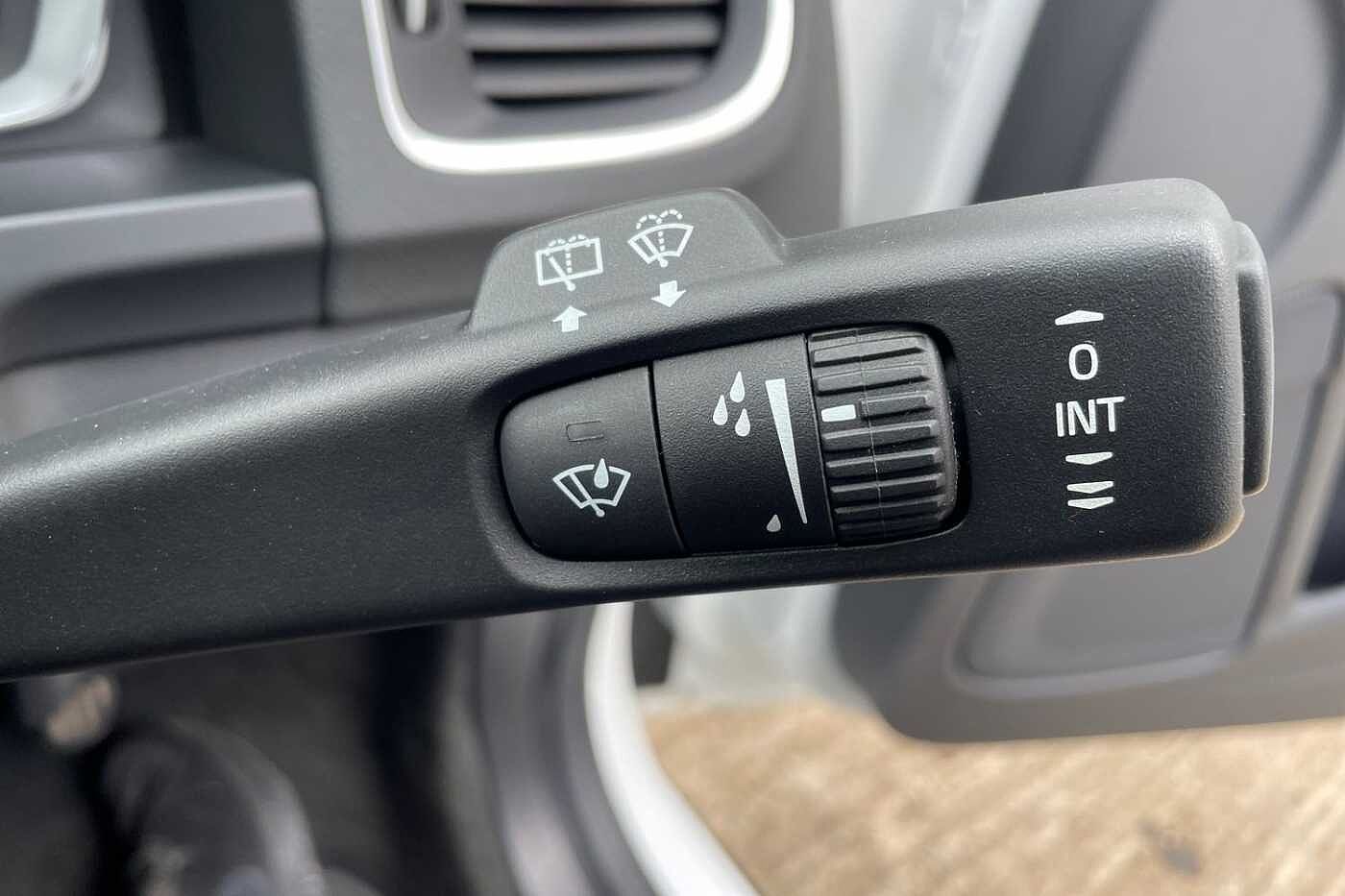 Used Volvo V60 2017 for sale - 77665055: Photo 31