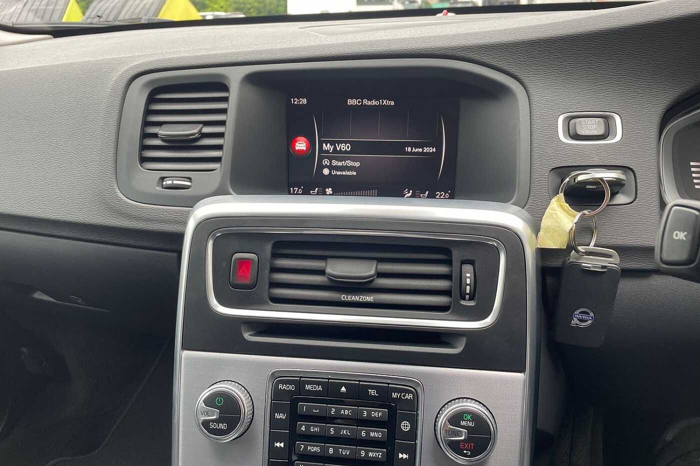 Used Volvo V60 2017 for sale - 77665055: Photo 34