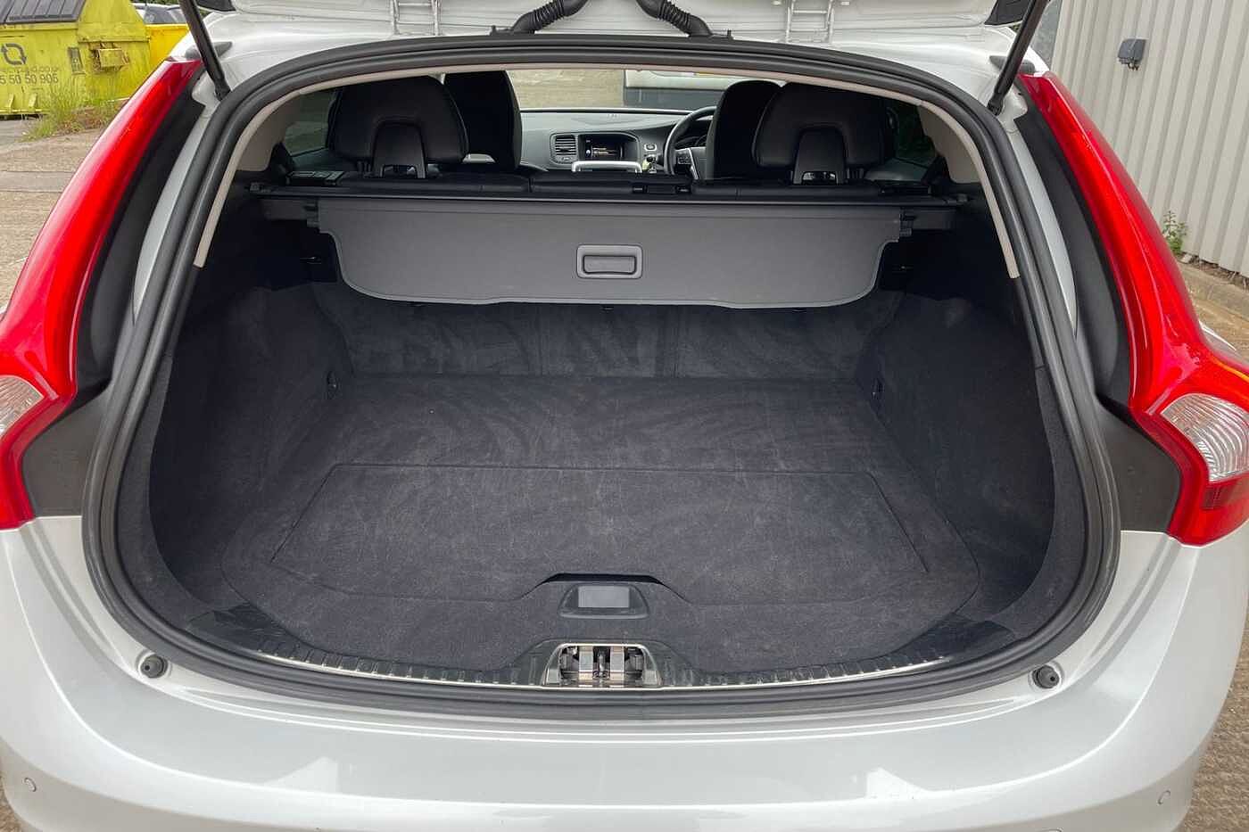 Used Volvo V60 2017 for sale - 77665055: Photo 7