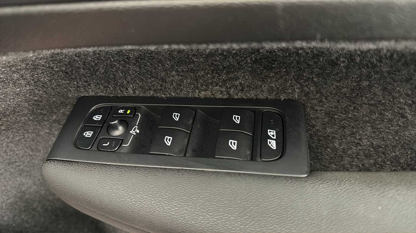 Used Volvo XC40 2023 for sale - 77476558: Photo 36