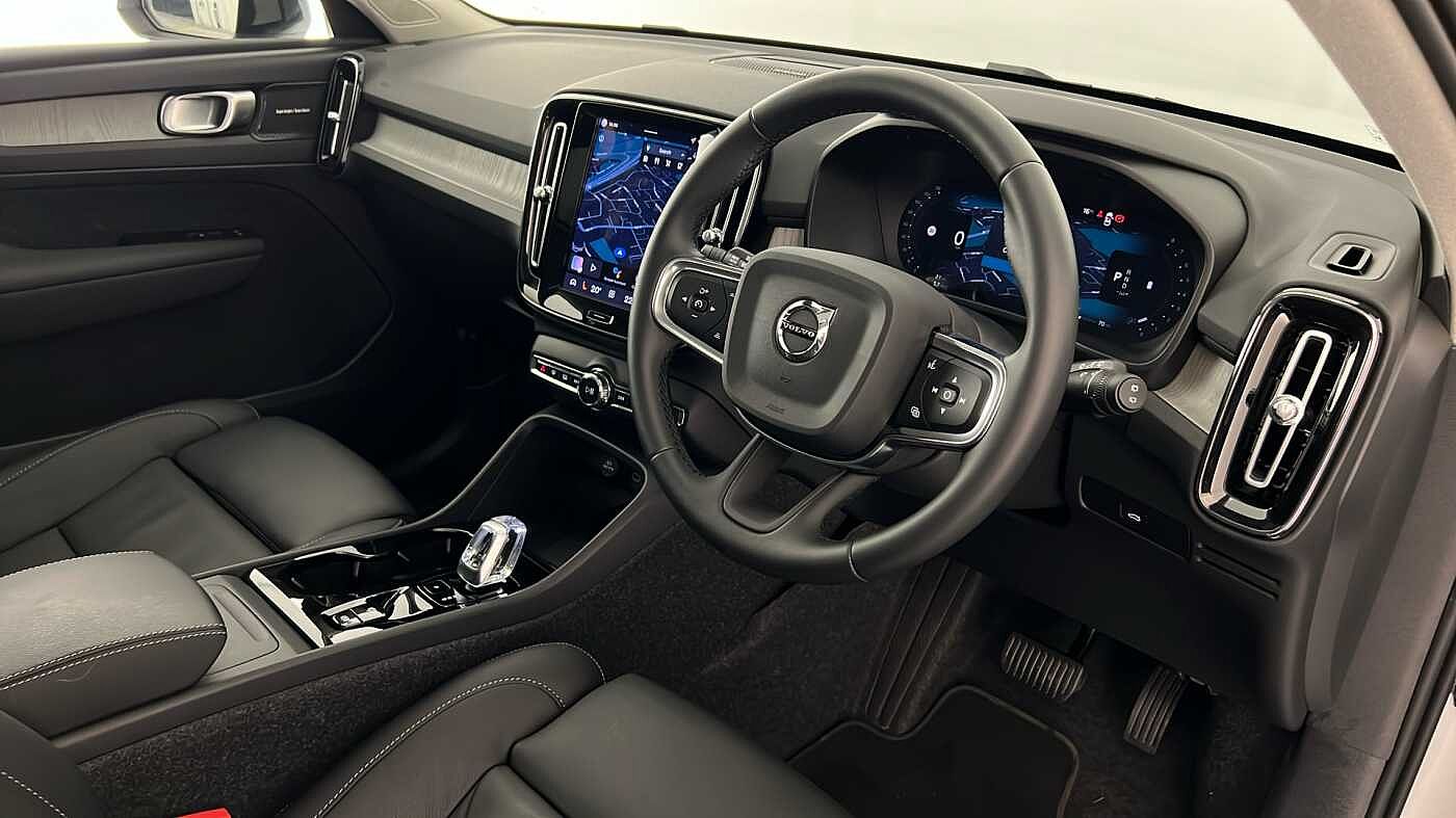 Used Volvo XC40 2025 for sale - 76854651: Photo 16