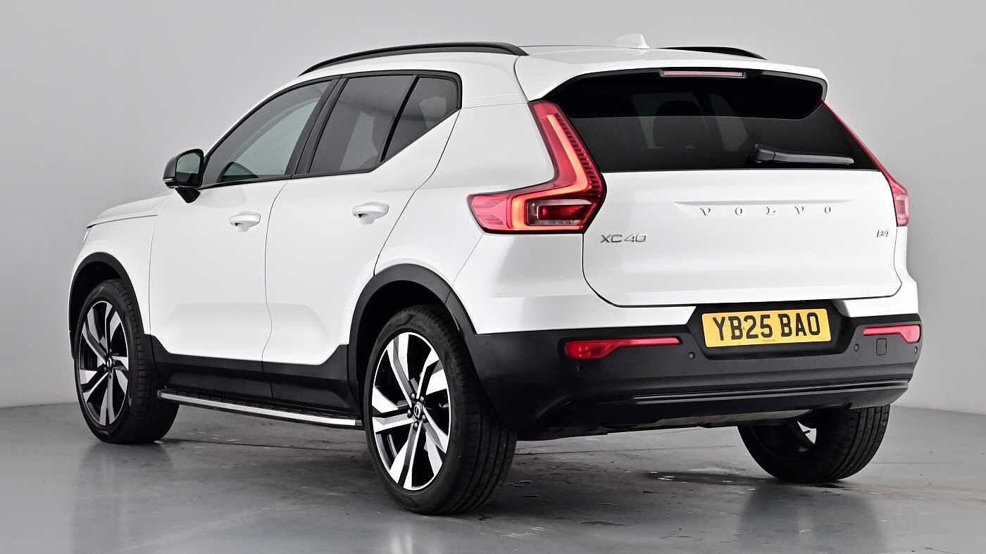 Used Volvo XC40 2025 for sale - 76854651: Photo 2