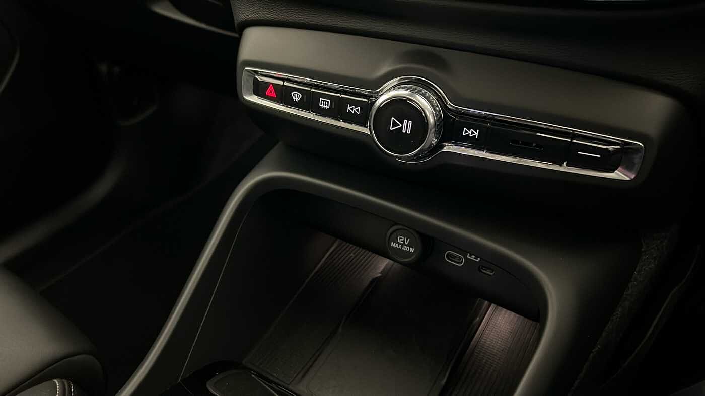 Used Volvo XC40 2025 for sale - 76854651: Photo 47