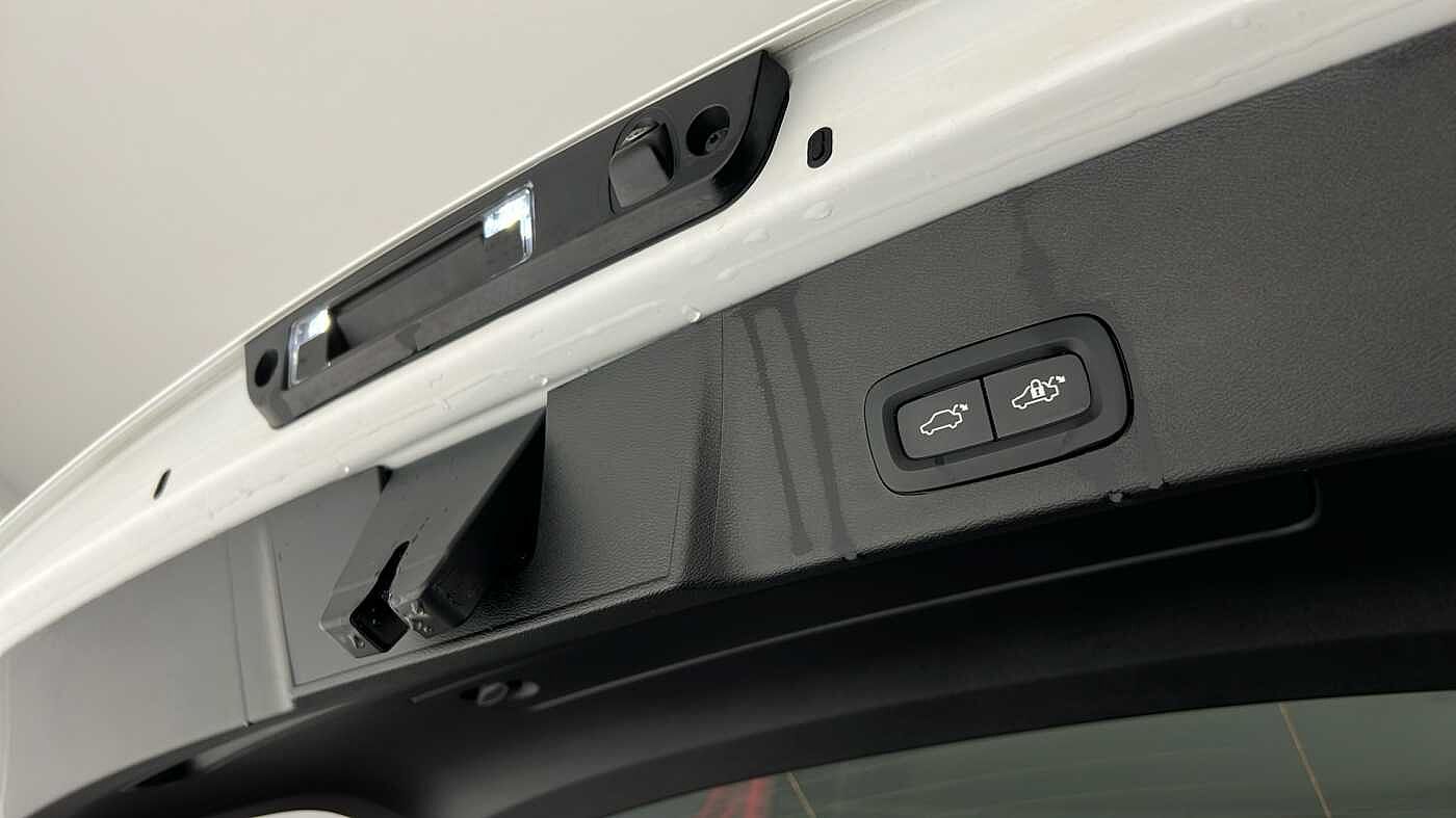 Used Volvo XC40 2025 for sale - 76854651: Photo 51