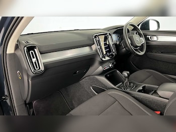 Used Volvo XC40 2022 for sale - 76104176: Photo