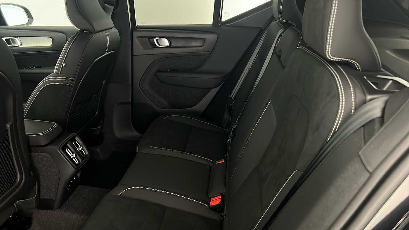 Used Volvo XC40 2025 for sale - 76780325: Photo 11