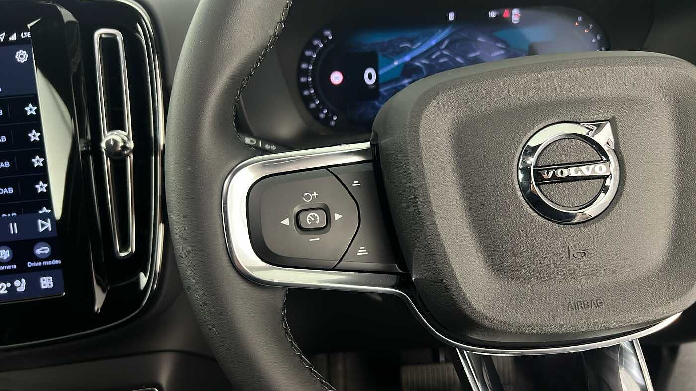 Used Volvo XC40 2025 for sale - 76780325: Photo 16