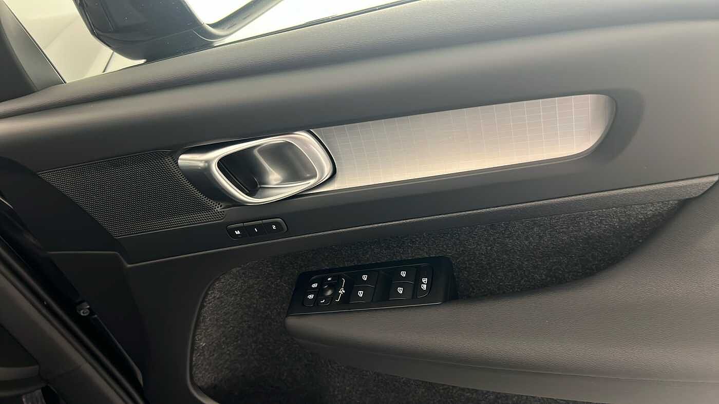 Used Volvo XC40 2025 for sale - 76780325: Photo 32