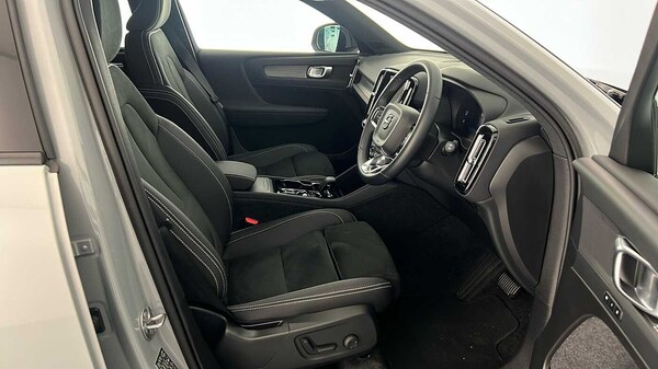 Used Volvo XC40 2025 for sale - 75829119: Photo 16