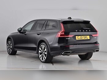 Used Volvo V60 2021 for sale - 75652954: Photo