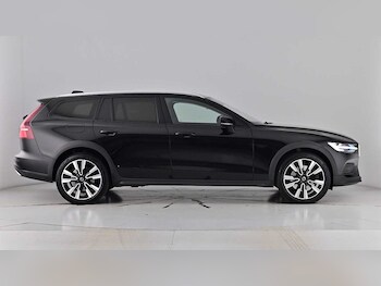 Used Volvo V60 2021 for sale - 75652954: Photo