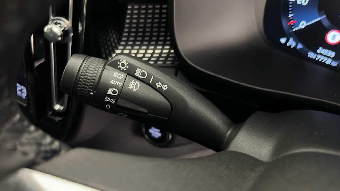Used Volvo XC40 2021 for sale - 76344129: Photo 40