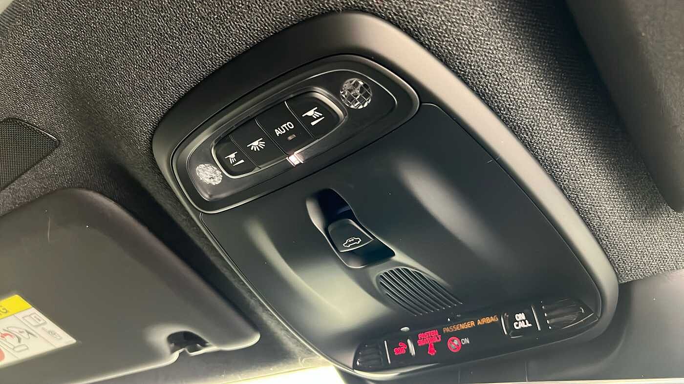 Used Volvo XC40 2021 for sale - 76344129: Photo 43