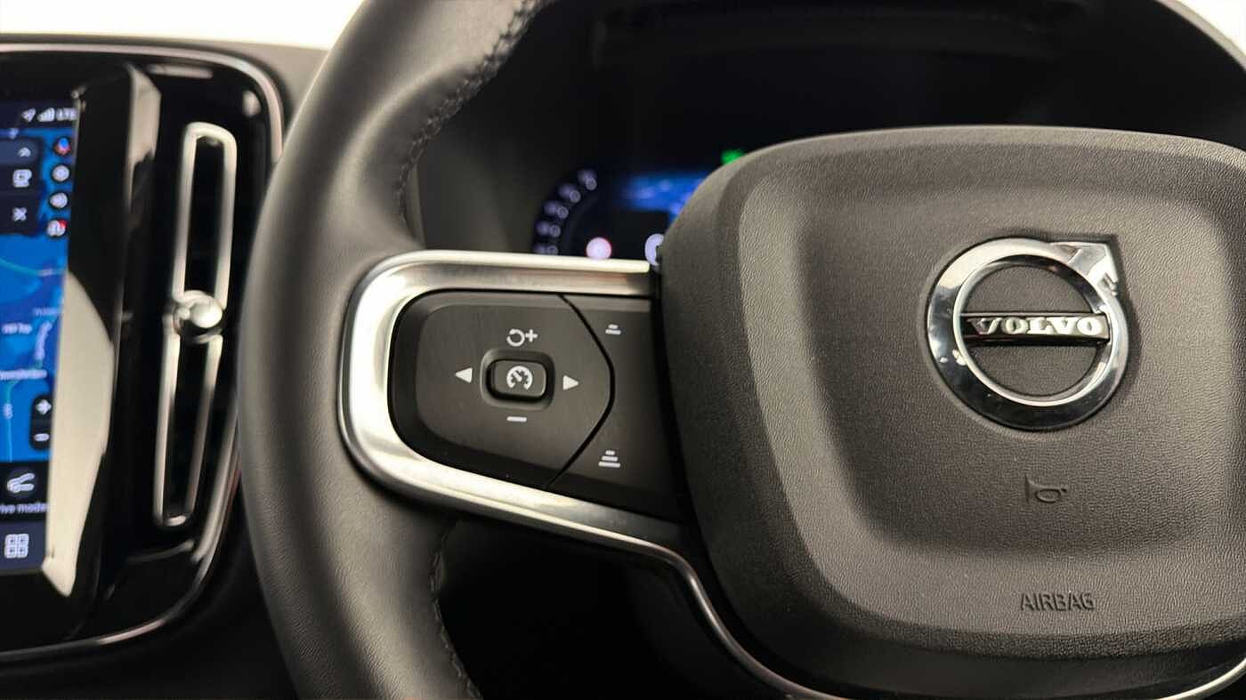 Used Volvo XC40 2025 for sale - 77745847: Photo 17