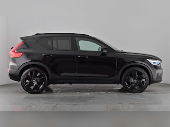 Used Volvo XC40 2025 for sale - 77745847: Photo