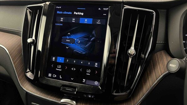 Used Volvo XC60 2023 for sale - 75481195: Photo 15