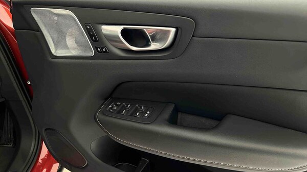 Used Volvo XC60 2023 for sale - 75481195: Photo 32