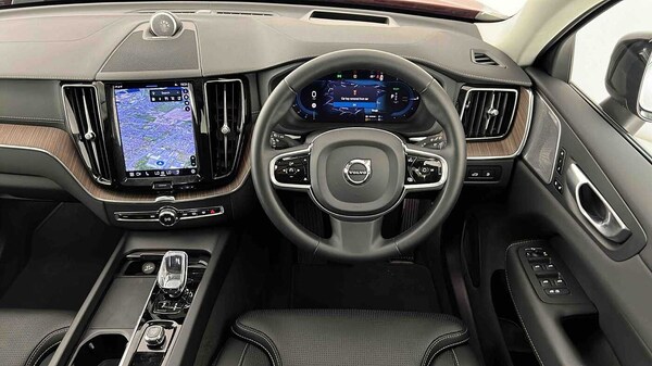 Used Volvo XC60 2023 for sale - 75481195: Photo 9