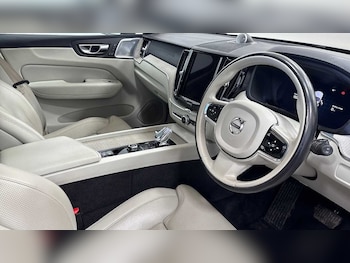 Used Volvo XC60 2022 for sale - 77366937: Photo